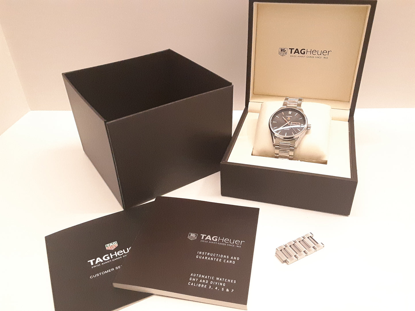 タグホイヤー TAG HEUER カレラ キャリバー5 自動巻き メンズ 腕時計 デイデイト WAR201C-1 ブラック 黒 シルバー SS ブレス ロゴ アナログ AT オートマ ウォッチ WAR201C.BA0723 CARRERA 【中古】【送料無料】 bt3521