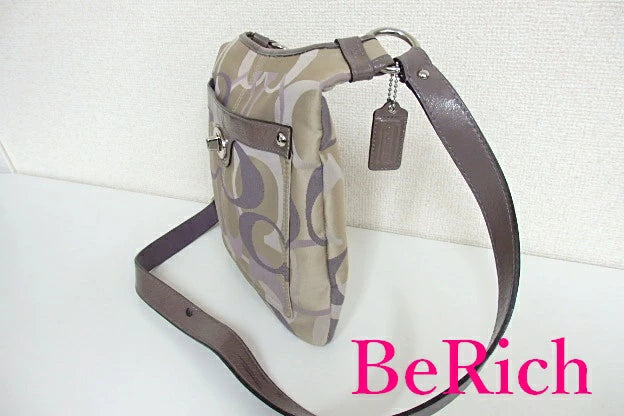 コーチ COACH ペネロピ オプティック シグネチャー ヒッピー ショルダーバッグ F17479 ロゴ キャンバス レザー 肩掛け 斜め掛け 鞄 【中古】【送料無料】 bk6162