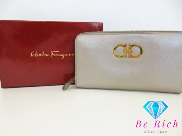 サルヴァトーレ フェラガモ Salvatore Ferragamo ラウンドファスナー 長財布 IY 22 B 300 ガンチーニ ベージュ レザー ロゴ 二つ折り財布 ロング ウォレット 【中古】【送料無料】bs3794