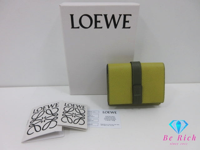 ロエベ LOEWE ロエベ トライフォールド ウォレット 三つ折り 財布 C660TR2X01 アナグラム グリーン ロゴ レザー コンパクト ウォレット 【中古】【送料無料】bs4292