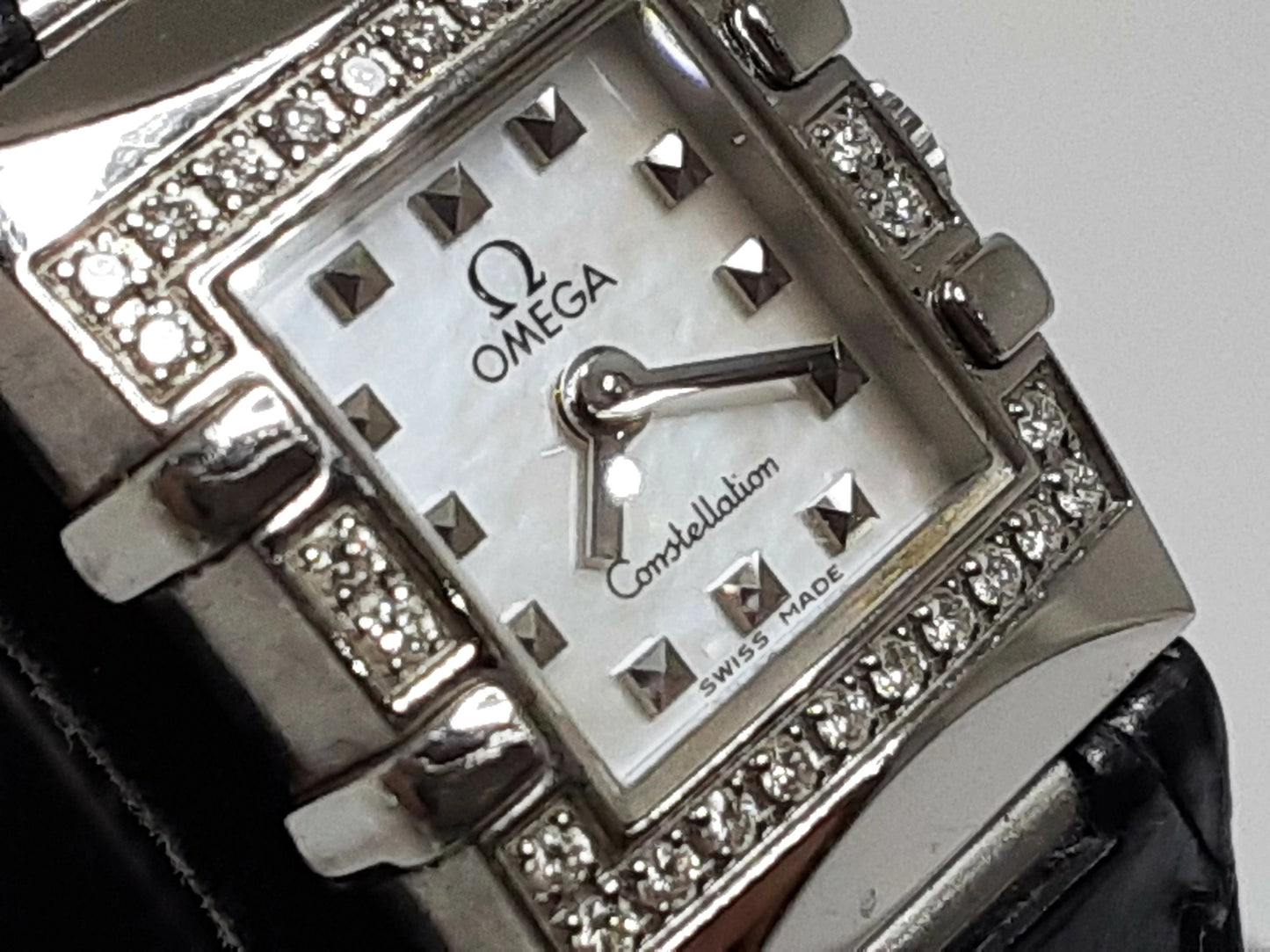 オメガ OMEGA コンステレーション カレ ダイヤ ベゼル レディース 腕時計 1535.71 ホワイト 白 SS レザー ブレス アナログ クォーツ QZ ウォッチ Constellation Carre 【中古】【送料無料】 bt3018