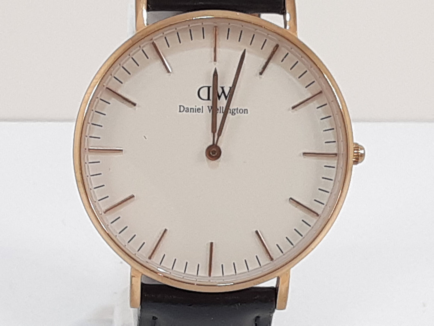 ダニエル ウェリントン Daniel Wellington クラシック シェフィールド 腕時計 DW00100139 白 ホワイト 黒 ブラック SS レザー アナログ クォーツ QZ ウォッチ DW CLASSIC SHEFFIELD BLACK 【中古】【送料無料】 ht5463