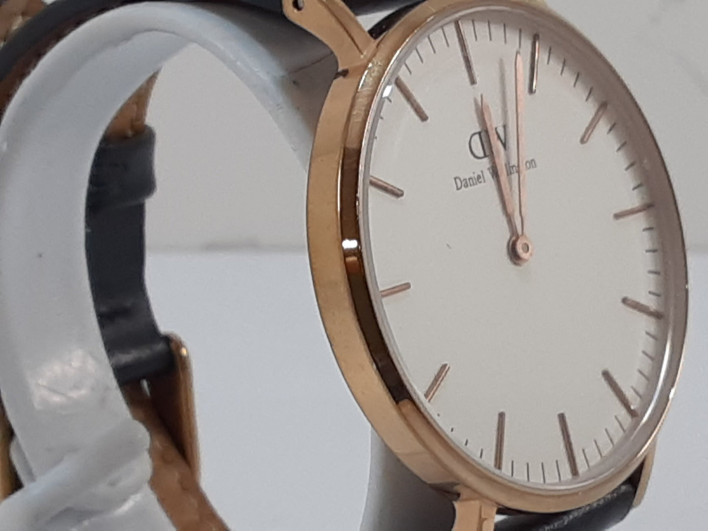ダニエル ウェリントン Daniel Wellington クラシック シェフィールド 腕時計 DW00100139 白 ホワイト 黒 ブラック SS レザー アナログ クォーツ QZ ウォッチ DW CLASSIC SHEFFIELD BLACK 【中古】【送料無料】 ht5463
