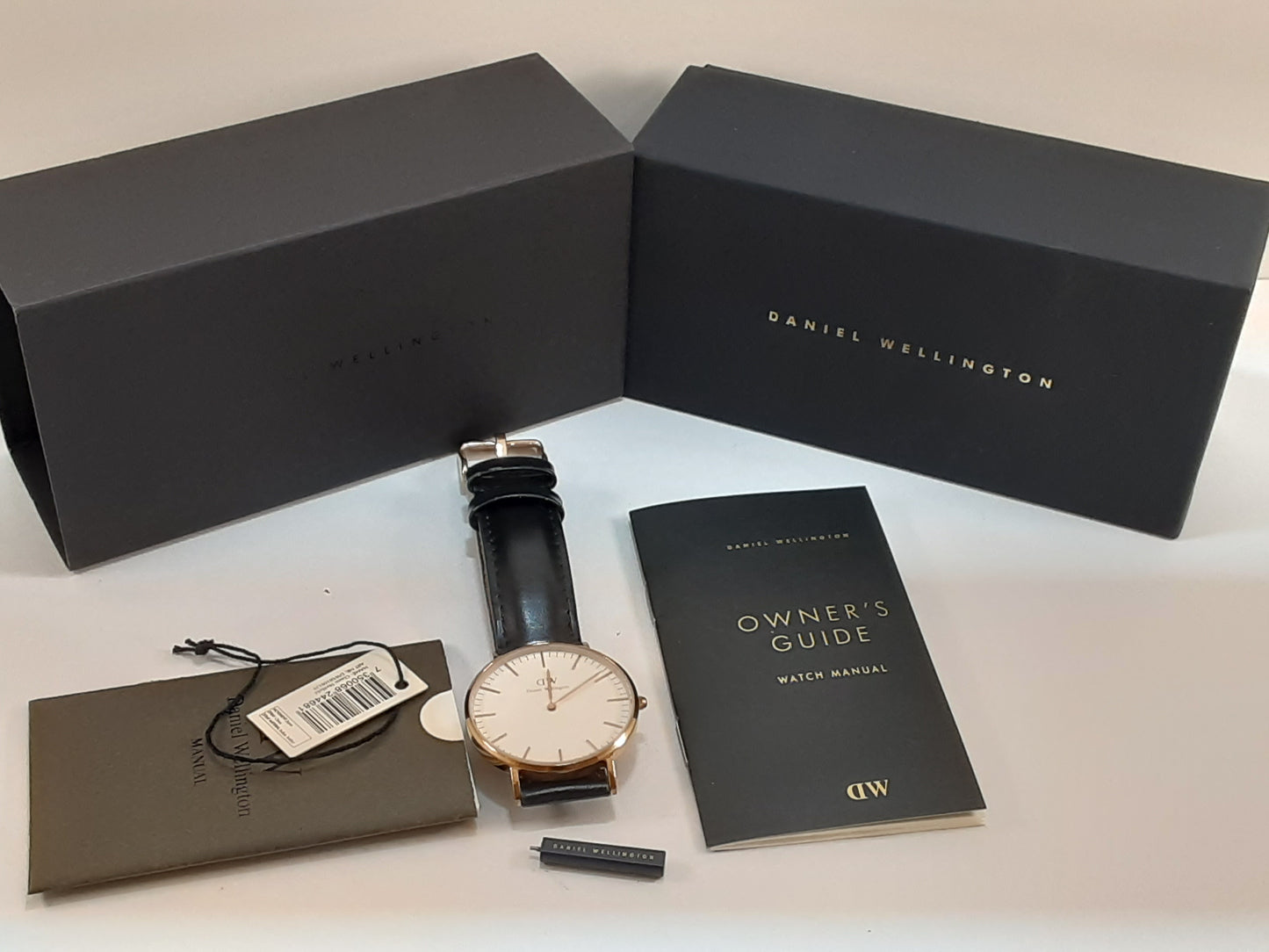 ダニエル ウェリントン Daniel Wellington クラシック シェフィールド 腕時計 DW00100139 白 ホワイト 黒 ブラック SS レザー アナログ クォーツ QZ ウォッチ DW CLASSIC SHEFFIELD BLACK 【中古】【送料無料】 ht5463
