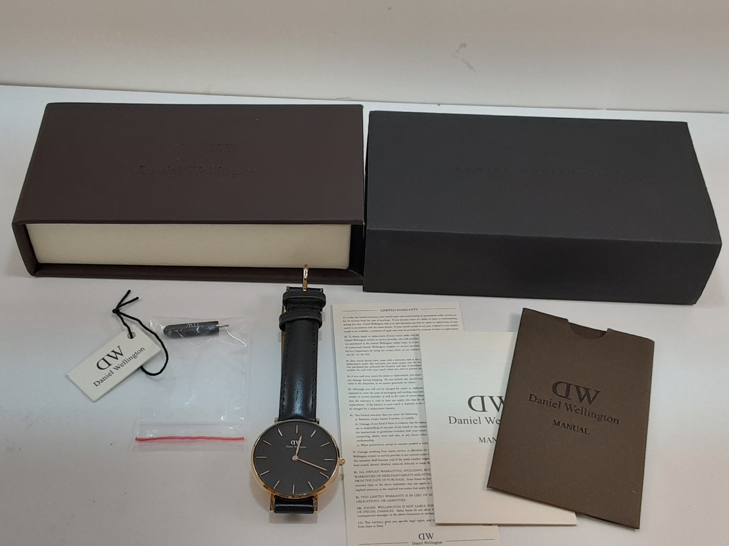 ダニエル ウェリントン Daniel Wellington クラシック ペティート シェフィールド 32MM レディース 腕時計 DW00100168 黒 ブラック SS レザー アナログ クォーツ QZ ウォッチ DW CLASSIC SHEFFIELD Petite BLACK 【中古】【送料無料】 ht5464