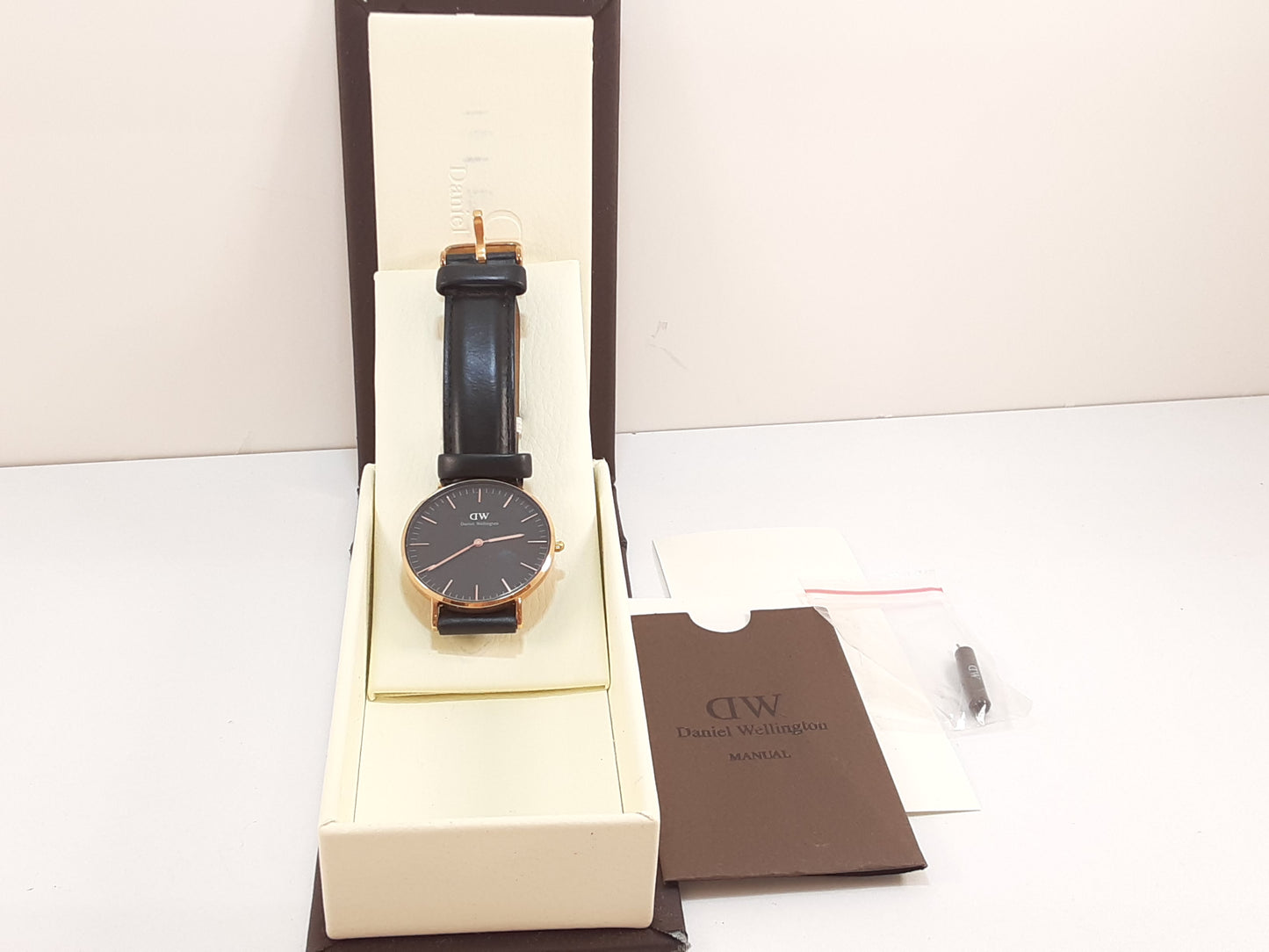 ダニエル ウェリントン Daniel Wellington 36mm ユニセックス 腕時計 B36R15 黒 ブラック SS レザー アナログ クォーツ QZ ウォッチ DW ボーイズ メンズ レディース 【中古】【送料無料】 ht5518