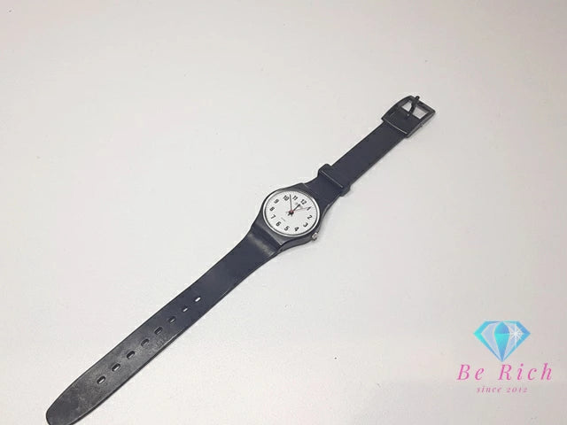 スウォッチ Swatch レディース 腕時計 白 ホワイト 黒 ブラック プラスチック SS 樹脂 ブレス アナログ クォーツ QZ ウォッチ 【中古】【送料無料】 ht6174