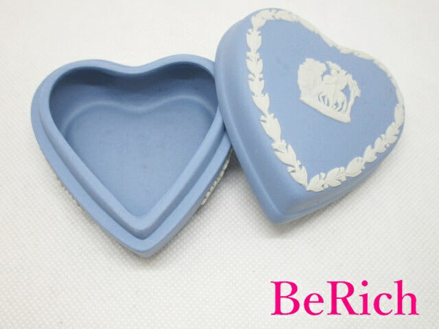ウェッジウッド WEDGWOOD ジャスパー ウェア ハート 小物入れ アクセサリー ペール ブルー 陶器 ロゴ ケース 置物 【中古】【送料無料】 bh2151