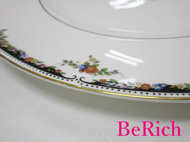 ウェッジウッド WEDGWOOD オズボーン プレート 白 ホワイト ファイン ボーンチャイナ 陶磁器 大皿 盛皿 銘々皿 食器 洋食器 テーブルウェア 【中古】【送料無料】 bh2194
