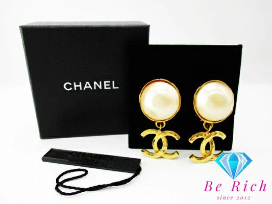 美品 シャネル CHANEL フェイク パール 付 ココマーク イヤリング 揺れる CC ロゴ ヴィンテージ ジュエリー アクセサリー 【中古】【送料無料】ba3107