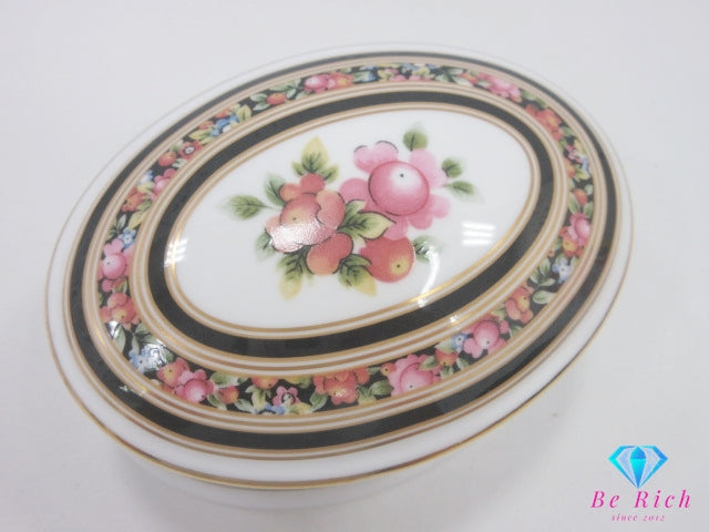 ウェッジウッド WEDGWOOD クリオ 小物入れ アクセサリー マルチカラー 陶器 ロゴ ケース 置物 【中古】【送料無料】 bh2757
