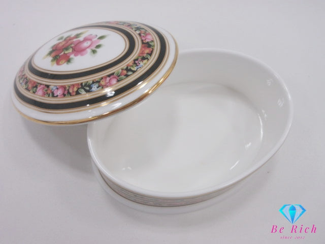 ウェッジウッド WEDGWOOD クリオ 小物入れ アクセサリー マルチカラー 陶器 ロゴ ケース 置物 【中古】【送料無料】 bh2757