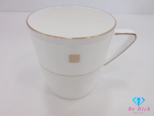 ジバンシィ GIVENCHY トレー 付 コーヒー カップ & ソーサー 5客 セット ホワイト 白 ゴールド 陶器 コップ 皿 紅茶 食器 テーブル ウェア  製陶 【中古】【送料無料】 bh2759
