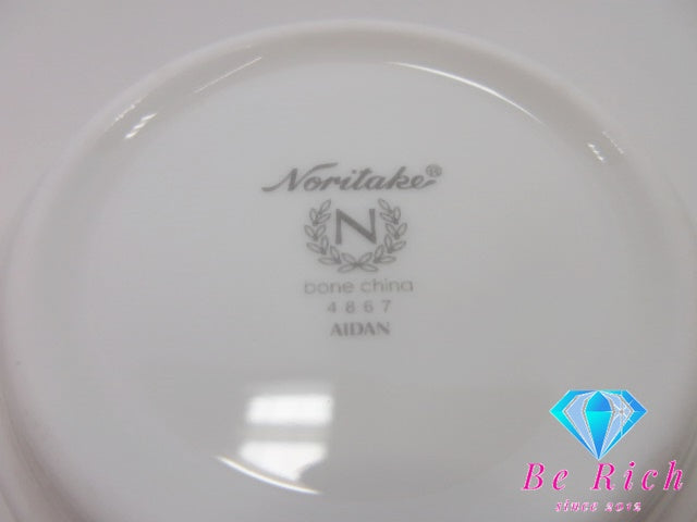 ノリタケ NORITAKE エイダン ティー カップ & ソーサー 2客 セット ホワイト 白 ブラック 黒 シルバー ペア 陶器 コップ 皿 紅茶 食器 テーブル ウェア  製陶 【中古】【送料無料】 bh2813