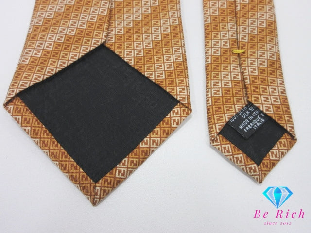 美品 フェンディ FENDI ネクタイ 総柄 ロゴ オレンジ系 ベージュ ズッカ柄 シルク 絹 ビジネス スーツ ファッション 小物 紳士 メンズ 【中古】【送料無料】 bh2890