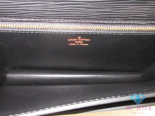 ルイ ヴィトン LOUIS VUITTON エピ セリエ ドラゴンヌ M52612 ノワール ブラック 黒 レザー LV ロゴ セカンドバッグ クラッチバッグ  ハンドバッグ 手持ち 鞄 【中古】【送料無料】bk10425