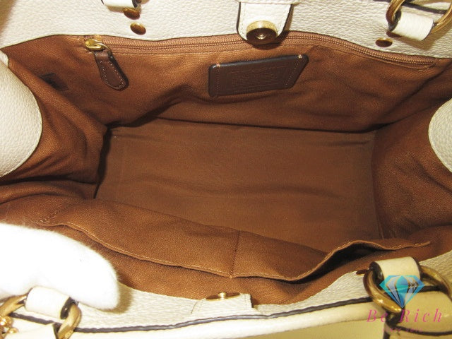 コーチ COACH デンプシー キャリーオール ウィズ パッチ 2way トートバッグ ショルダーバッグ C2004 アイボリー レザー ロゴ ハンドバッグ 鞄 【中古】【送料無料】 bk10473