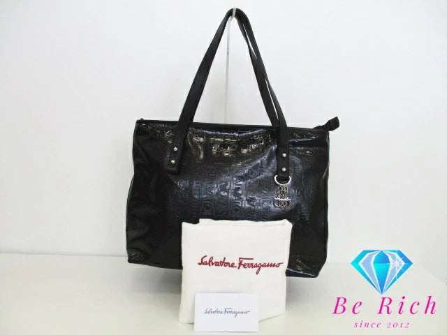 フェラガモ Salvatore Ferragamo トートバッグ AU21 A947 ガンチーニ ブラック 黒 パテント レザー 型押し ロゴ ショルダーバッグ ハンドバッグ 鞄 【中古】【送料無料】 bk8293