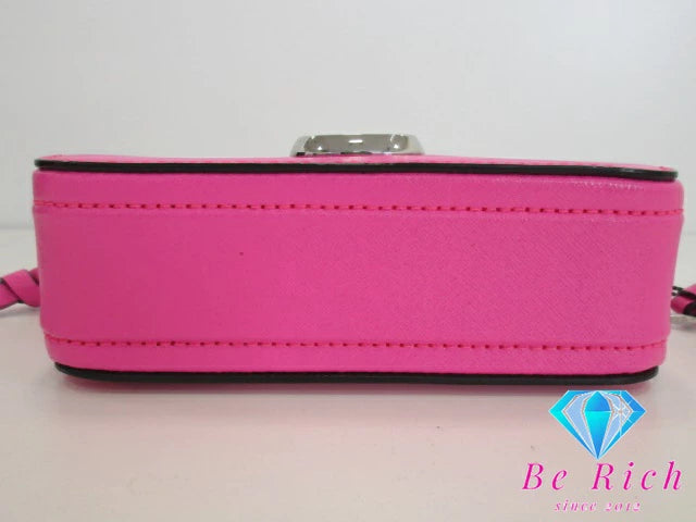 美品 マーク ジェイコブス MARC JACOBS ザ スナップショット ショルダーバッグ M0014503 ブライト ピンク レザー ダブル J ロゴ スモール カメラバッグ ポシェット クロスボディ 斜め掛け 鞄 ほぼ 未使用品 【中古】【送料無料】 bk9461