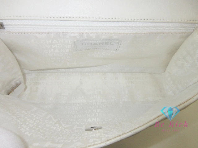 シャネル CHANEL チェーン ショルダーバッグ  A30051ラム スキン ホワイト 白 シルバー 金具 フラワー ステッチ ココマーク CC ロゴ 鞄 【中古】【送料無料】 bk9728