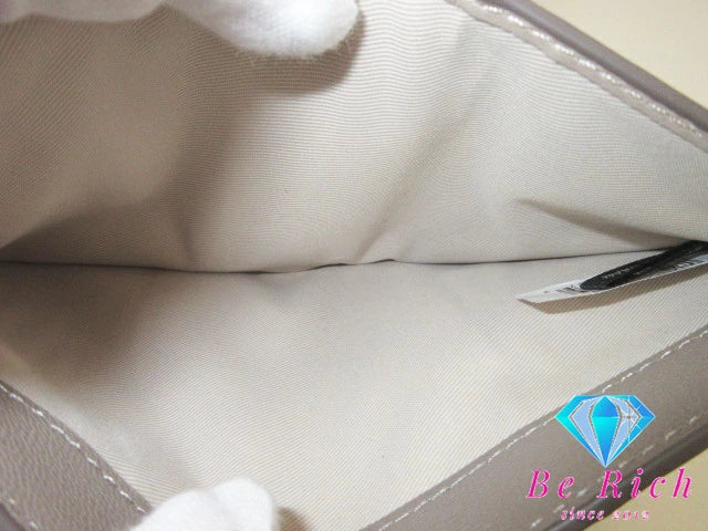 マークジェイコブス MARC JACOBS 二つ折り財布 S174L03FA22 ザ スリム 84 スモール バイフォールド ウォレット セメント グレー ゴート レザー ロゴ 二つ折り財布 コンパクト ミニ   【中古】【送料無料】 bs3441