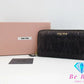ミュウミュウ miumiu ラウンド ファスナー 長財布 5M0506 マテラッセ インダコ レザー ギャザー ロゴ 二つ折り財布 ロング ウォレット 【中古】【送料無料】 bs3695