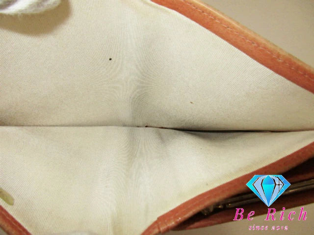 シャネル CHANEL がま口 二つ折り財布 A13497 ピンク キャビアスキン レザー ココ マーク ロゴ 中財布 ミディアム ロング ウォレット 長財布  【中古】【送料無料】 bs3748