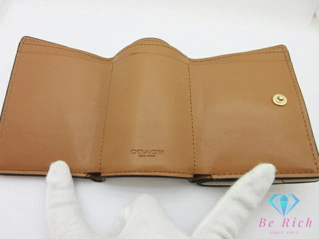 コーチ COACH シグネチャー 三つ折り財布 91806 スモール ウォレット PVC レザー ベージュ アイボリー ロゴ ミニ コンパクト  【中古】【送料無料】 bs4002