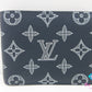 美品 ルイ ヴィトン LOUIS VUITTON モノグラム シャドウ ポルト フォイユ ミュルティプル M83379 ネイビー 紺 レザー LV ロゴ 小銭入れ なし 二つ折り財布 コンパクト ウォレット 【中古】【送料無料】 bs4291