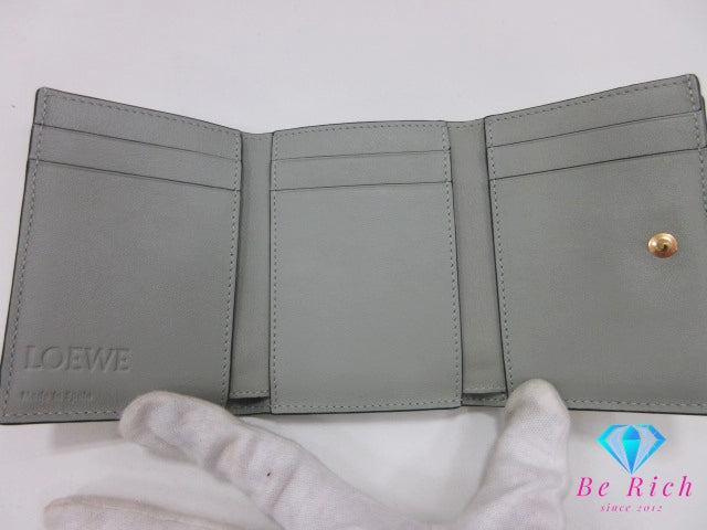 ロエベ LOEWE ロエベ トライフォールド ウォレット 三つ折り 財布 C660TR2X01 アナグラム グリーン ロゴ レザー コンパクト ウォレット 【中古】【送料無料】bs4292