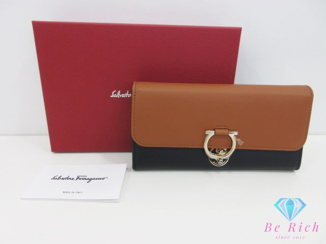 美品 サルヴァトーレ フェラガモ Salvatore Ferragamo 二つ折り財布 長財布 22D184 ガンチーニ ブラウン茶 ブラック 黒 バイカラー レザー ロング ウォレット  【中古】【送料無料】bs4383