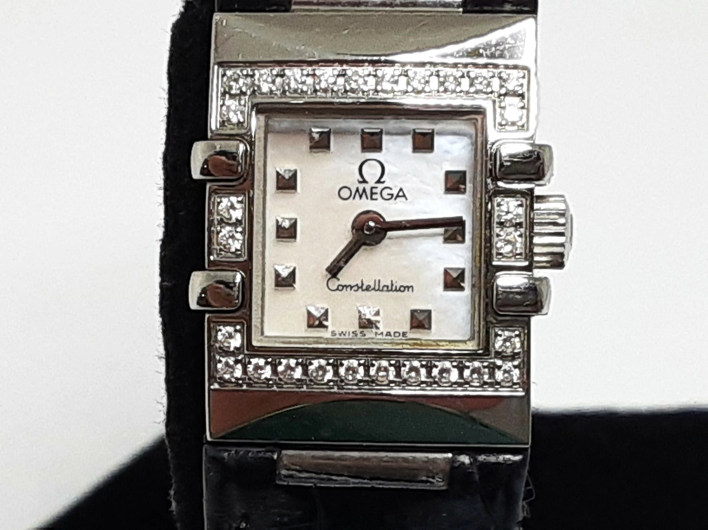 オメガ OMEGA コンステレーション カレ ダイヤ ベゼル レディース 腕時計 1535.71 ホワイト 白 SS レザー ブレス アナログ クォーツ QZ ウォッチ Constellation Carre  【中古】【送料無料】 bt3018