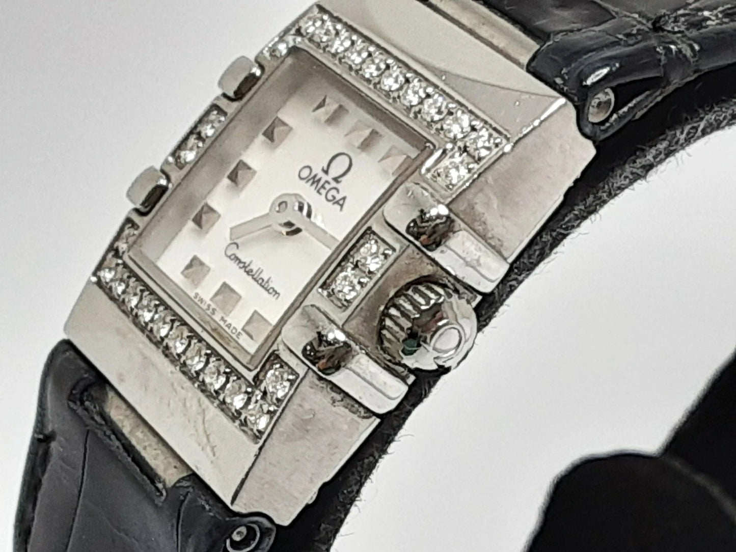 オメガ OMEGA コンステレーション カレ ダイヤ ベゼル レディース 腕時計 1535.71 ホワイト 白 SS レザー ブレス アナログ クォーツ QZ ウォッチ Constellation Carre  【中古】【送料無料】 bt3018