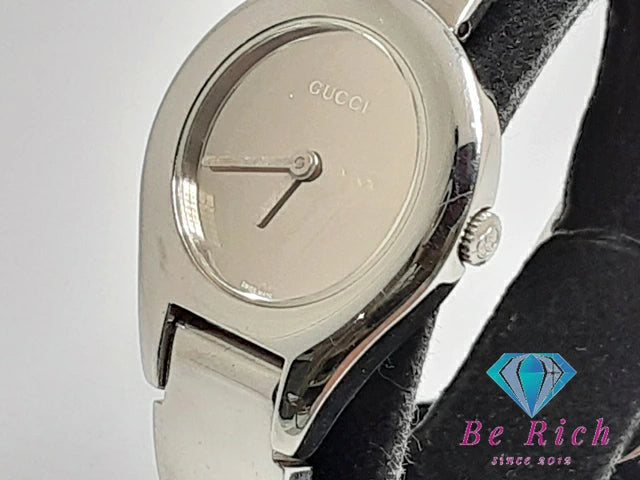 グッチ GUCCI レディース 腕時計 バングル ウォッチ 6700L ラウンド シルバー SS ブレス アナログ QZ クォーツ ロゴ  【中古】【送料無料】 bt3084
