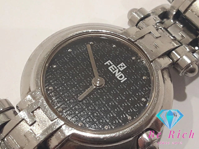 フェンディ FENDI レディース 腕時計 750L ラウンド ブラック 黒 シルバー SS ブレス アナログ クォーツ QZ ウォッチ ズッカ ロゴ 【中古】【送料無料】 bt3102