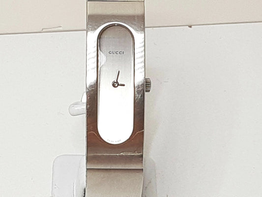 グッチ GUCCI レディース 腕時計 バングル ウォッチ 2400S シルバー SS ブレス アナログ クォーツ QZ レクタンギュラー  【中古】【送料無料】 bt3374