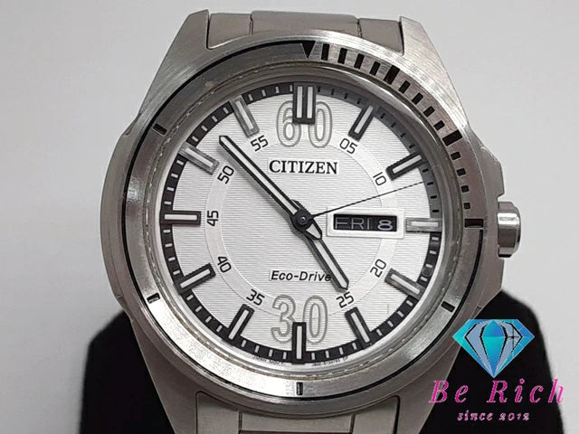 シチズン CITIZEN エコ ドライブ ソーラー メンズ 腕時計 デイデイト J800-S091322 白 ホワイト シルバー SS ブレス アナログ クォーツ QZ ウォッチ Eco-Drive  【中古】【送料無料】 ht4653