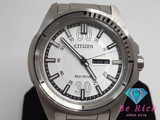 シチズン CITIZEN エコ ドライブ ソーラー メンズ 腕時計 デイデイト J800-S091322 白 ホワイト シルバー SS ブレス アナログ クォーツ QZ ウォッチ Eco-Drive  【中古】【送料無料】 ht4653