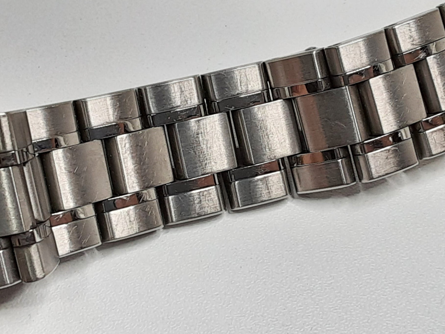 ザ シチズン The CITIZEN エコ ドライブ メンズ 腕時計 デイト AQ1020-51A A010-T018963 黒 ブラック シルバー パワーリザーブ チタニウム チタン アナログ ソーラー クォーツ QZ ウォッチ 【中古】【送料無料】 ht5009