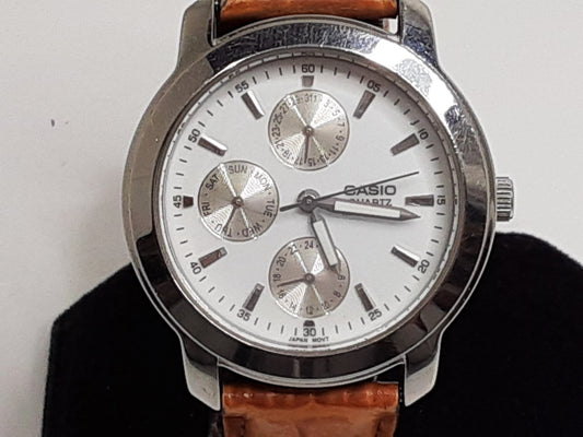 カシオ CASIO メンズ 腕時計 デイデイト トリプル カレンダー MTP-1192 白 茶 ホワイト ブラウン SS レザー ブレス アナログ クォーツ QZ ウォッチ 【中古】【送料無料】 ht5338