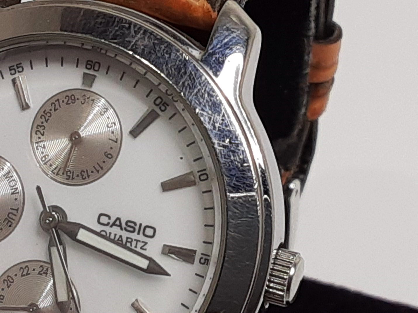 カシオ CASIO メンズ 腕時計 デイデイト トリプル カレンダー MTP-1192 白 茶 ホワイト ブラウン SS レザー ブレス アナログ クォーツ QZ ウォッチ 【中古】【送料無料】 ht5338