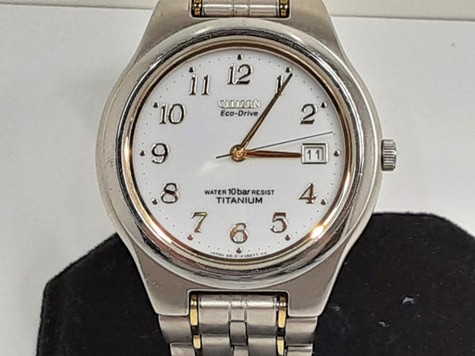 シチズン CITIZEN エコ ドライブ メンズ 腕時計 デイト B810-H22757 白 ホワイト シルバー ゴールド チタニウム チタン アナログ ソーラー クォーツ QZ ウォッチ 【中古】【送料無料】 ht5362