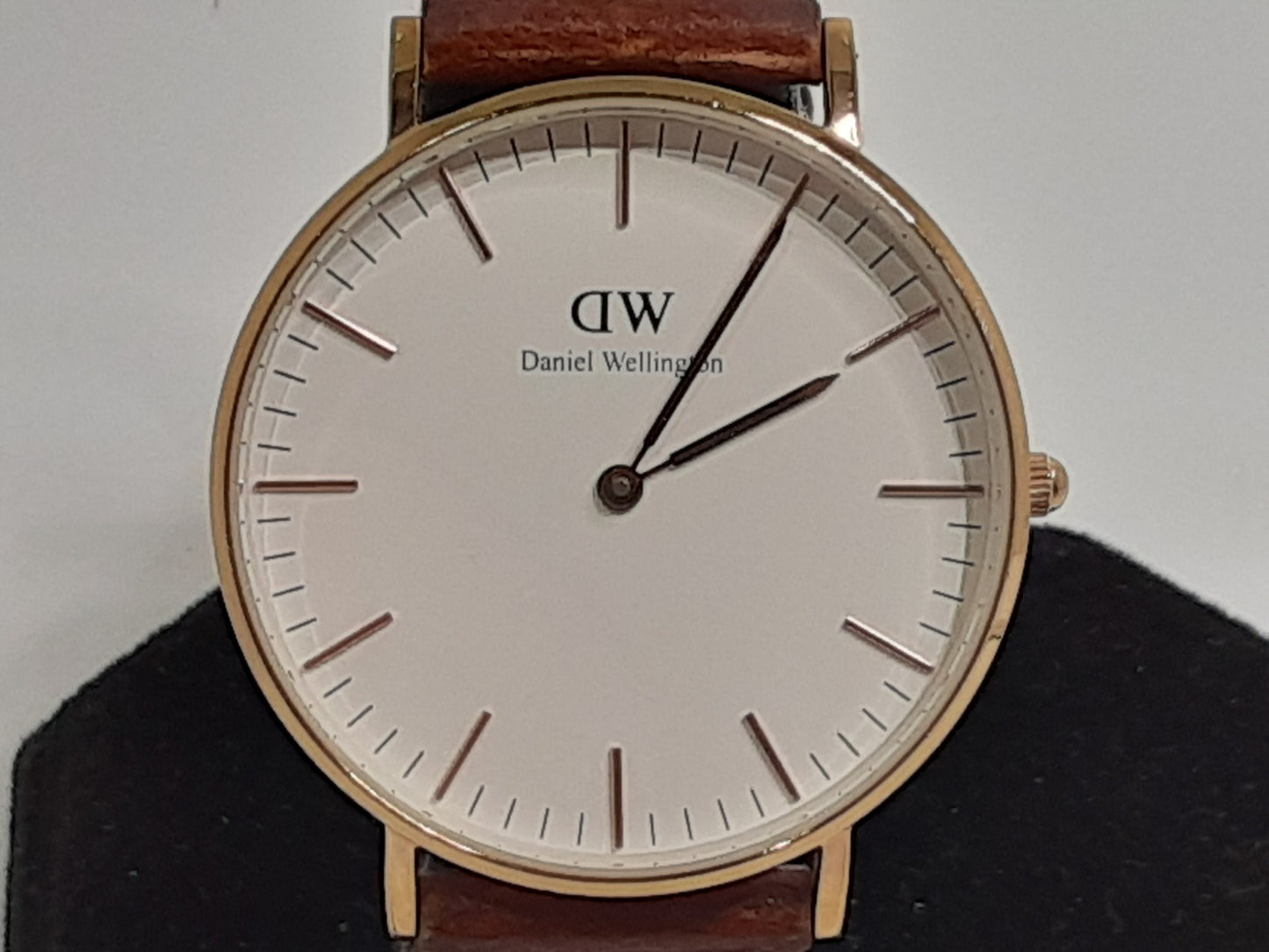 ダニエル ウェリントン Daniel Wellington クラシック 36MM 腕時計 B36R9 白 ホワイト 茶 ブラウン SS レザー ブレス アナログ クォーツ QZ ウォッチ DW CLASSIC 【中古】【送料無料】 ht5373