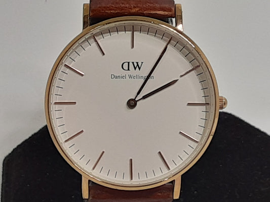 ダニエル ウェリントン Daniel Wellington クラシック 36MM 腕時計 B36R9 白 ホワイト 茶 ブラウン SS レザー ブレス アナログ クォーツ QZ ウォッチ DW CLASSIC 【中古】【送料無料】 ht5373
