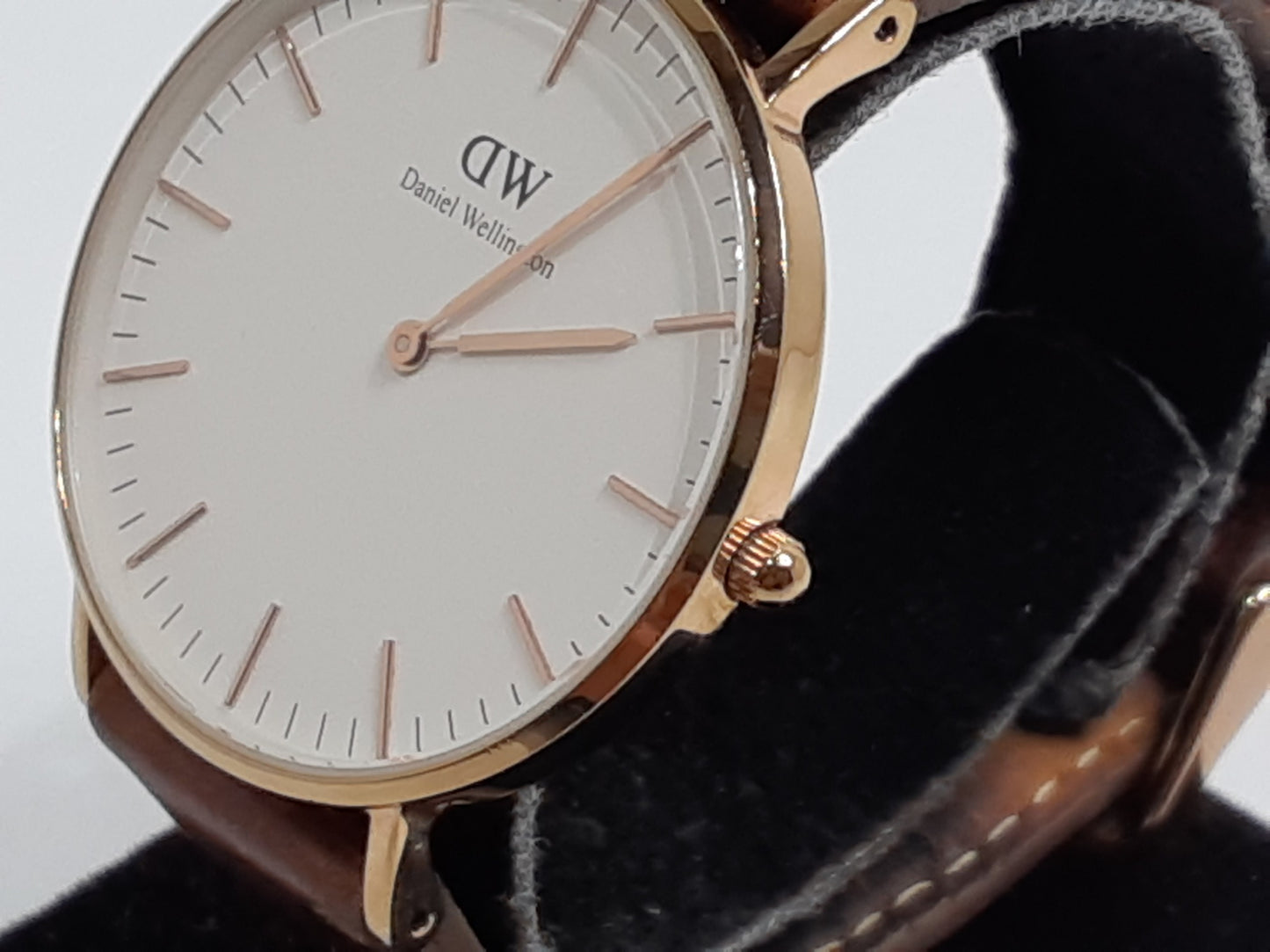 ダニエル ウェリントン Daniel Wellington クラシック 36MM 腕時計 B36R9 白 ホワイト 茶 ブラウン SS レザー ブレス アナログ クォーツ QZ ウォッチ DW CLASSIC 【中古】【送料無料】 ht5373