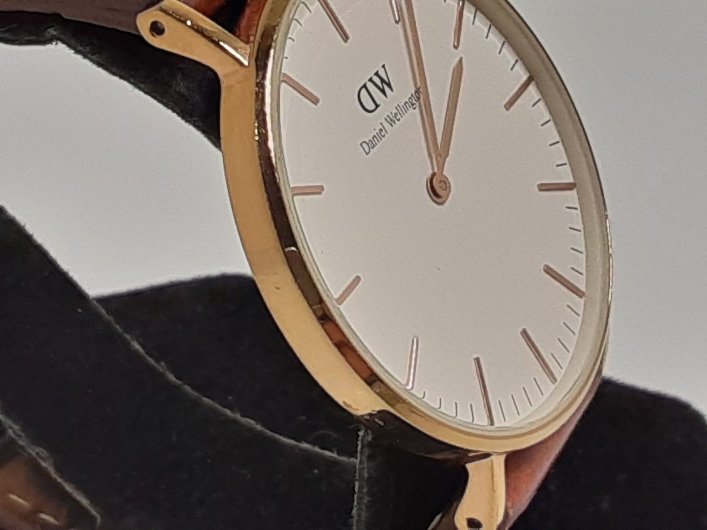ダニエル ウェリントン Daniel Wellington クラシック 36MM 腕時計 B36R9 白 ホワイト 茶 ブラウン SS レザー ブレス アナログ クォーツ QZ ウォッチ DW CLASSIC 【中古】【送料無料】 ht5373