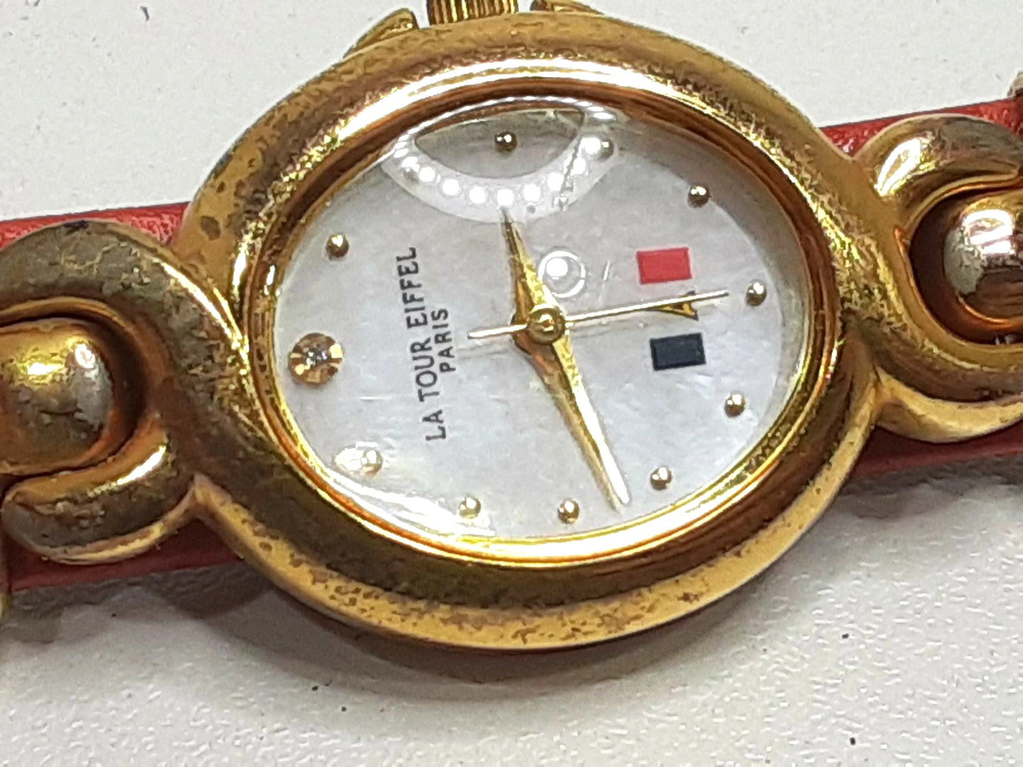 ラトゥールエッフェル LA TOUR EIFFEL レディース 腕時計 TE-1016 オーバル ホワイト 白 レッド 赤 SS レザー ブレス アナログ クォーツ QZ ウォッチ  【中古】【送料無料】 ht5378