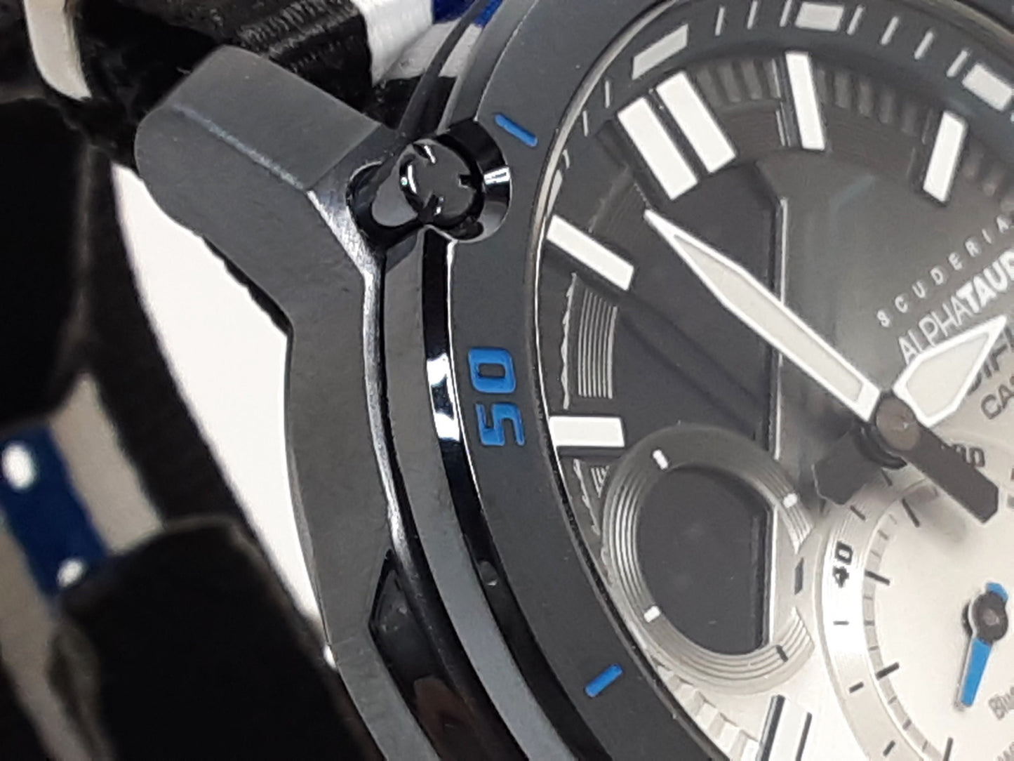 美品 カシオ CASIO エディフィス スクーデリア アルファタウリ メンズ 腕時計 ECB-20AT-2AJR 黒 ブラック シルバー ネイビー 紺 SS レザー ブレス モバイルリンク アナログ デジタル クォーツ QZ ウォッチ  【中古】【送料無料】 ht5431