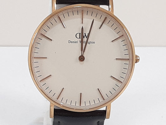ダニエル ウェリントン Daniel Wellington クラシック シェフィールド 腕時計 DW00100139 白 ホワイト 黒 ブラック SS レザー アナログ クォーツ QZ ウォッチ DW CLASSIC SHEFFIELD BLACK 【中古】【送料無料】 ht5463