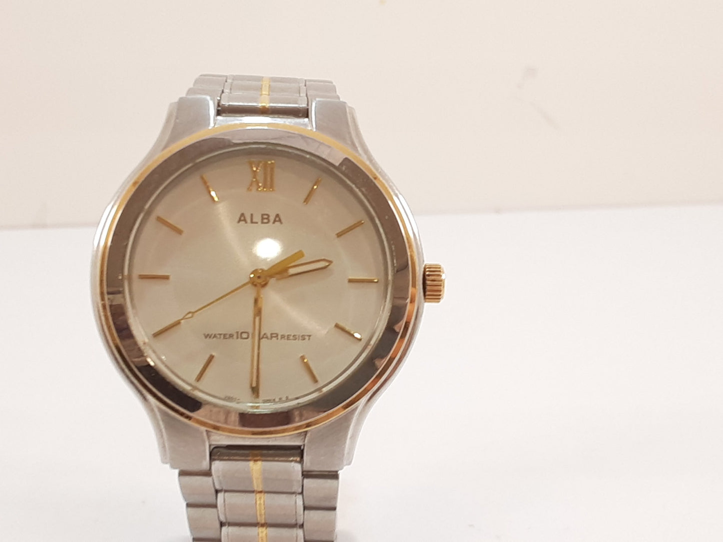 セイコー SEIKO アルバ ALBA ユニセックス ボーイズ 腕時計 V501-0DY0 ラウンド シルバー ゴールド SS GP ブレス アナログ クオーツ QZ ウォッチ メンズ レディース 【中古】【送料無料】 ht5540